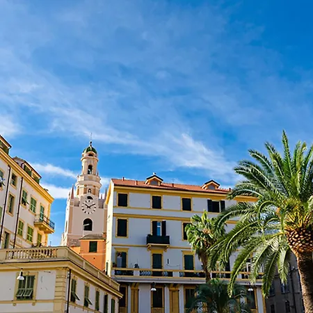 Garibaldi La Piazzetta * سانريمو