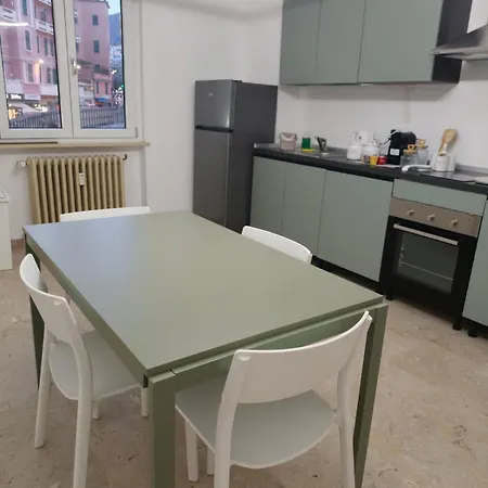 Garibaldi La Piazzetta شقة